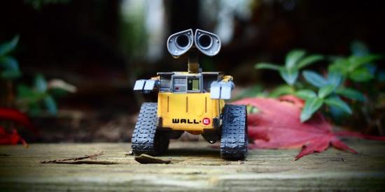 AI根本不是什么恐怖杀手，而是一个学步的孩子